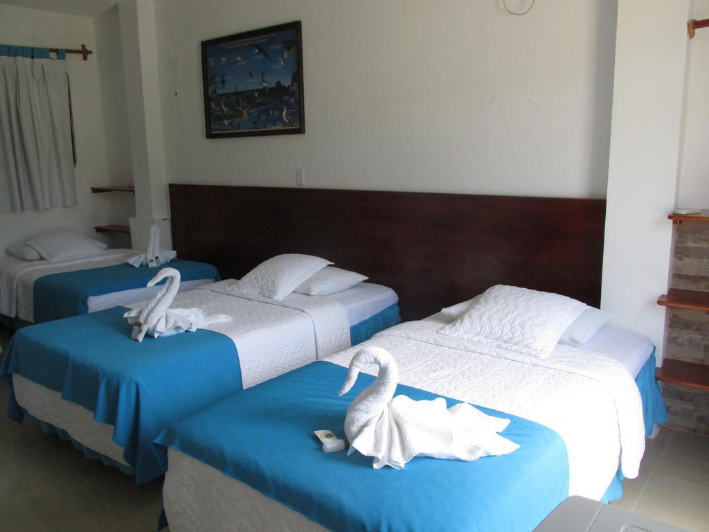 Hostal La Gran Tortuga Puerto Villamil Bagian luar foto