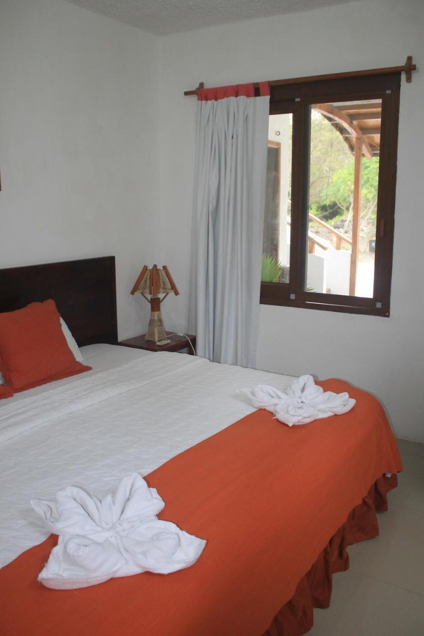 Hostal La Gran Tortuga Puerto Villamil Bagian luar foto