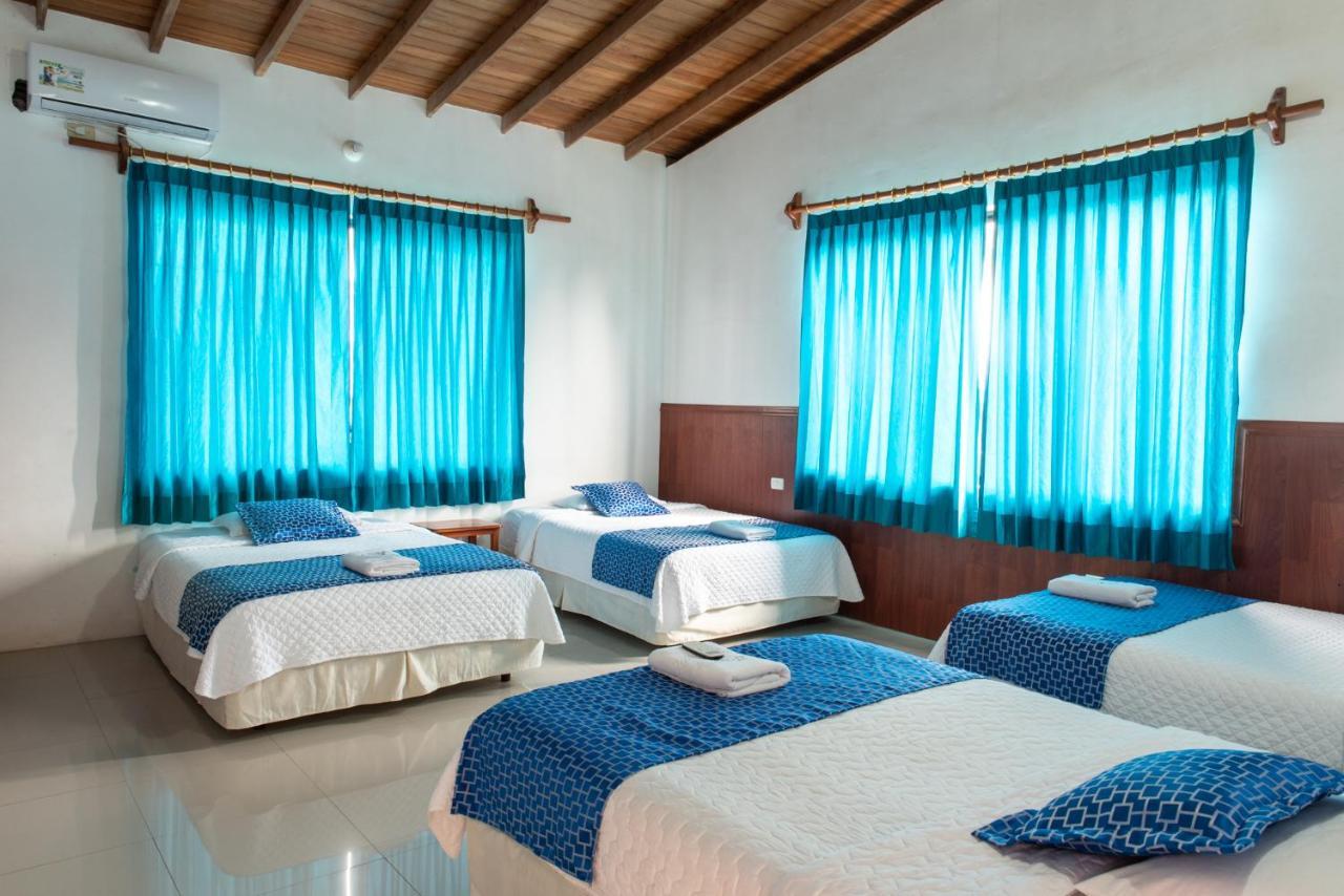 Hostal La Gran Tortuga Puerto Villamil Bagian luar foto