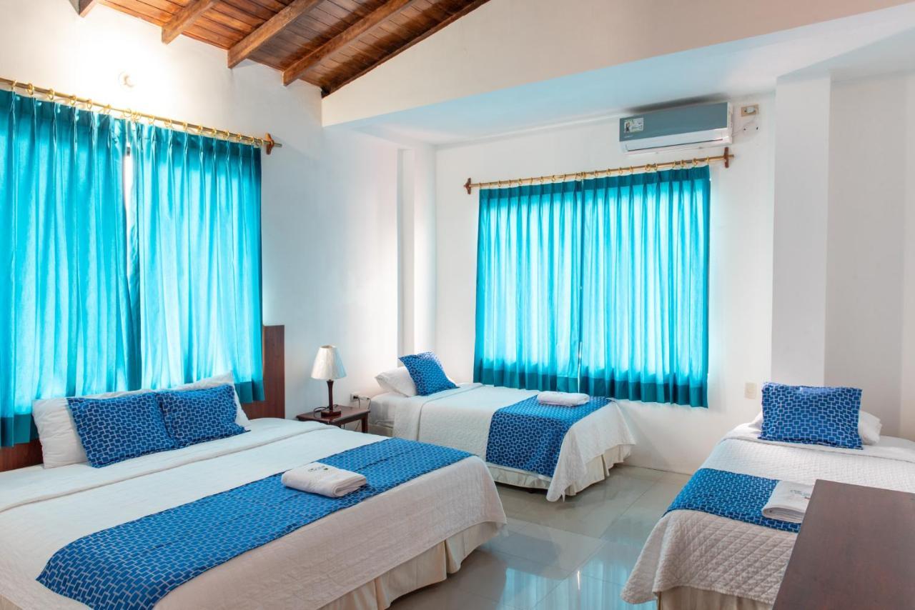 Hostal La Gran Tortuga Puerto Villamil Bagian luar foto
