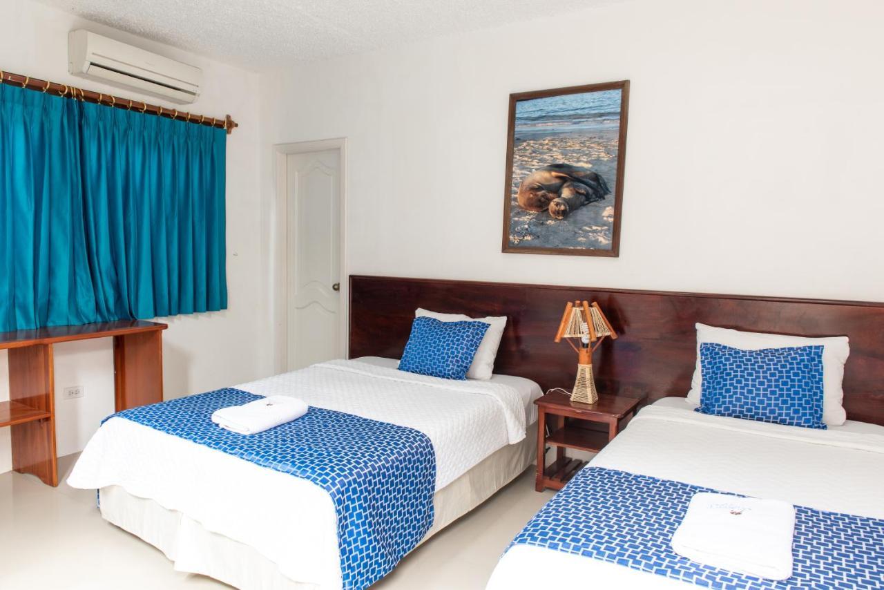 Hostal La Gran Tortuga Puerto Villamil Bagian luar foto