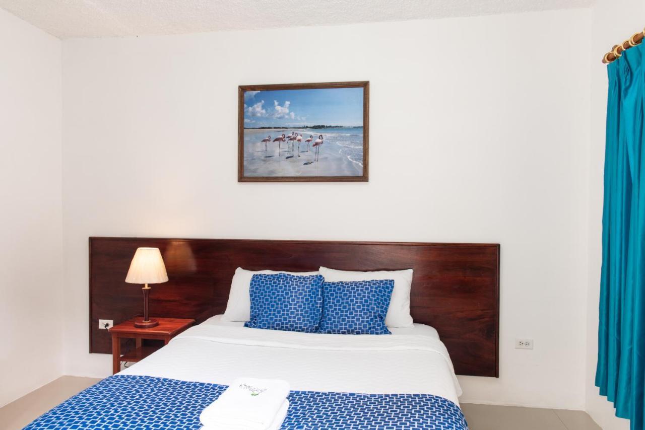 Hostal La Gran Tortuga Puerto Villamil Bagian luar foto